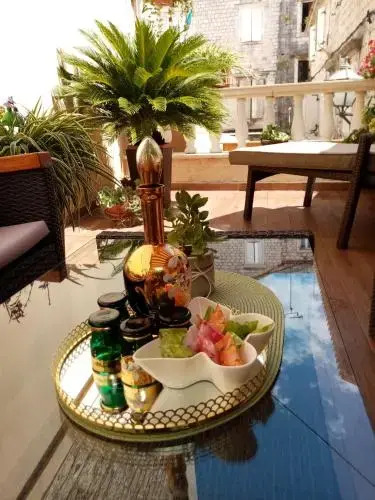 Old town Villa TROGIR STARS with free parking
