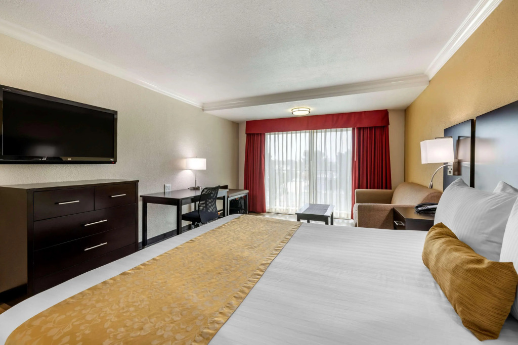 Best Western Plus South Bay Hotel