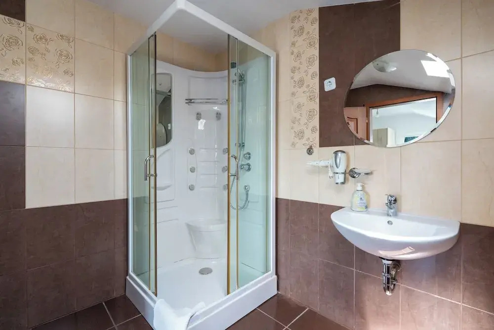 FarawayHomes Aparthotel Near Vienna Airport - Anytime Self Check-In
