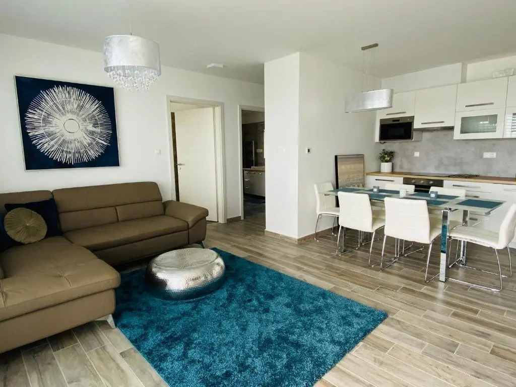 Royal Blue - luxurious flat with 5-star view over Lake Balaton