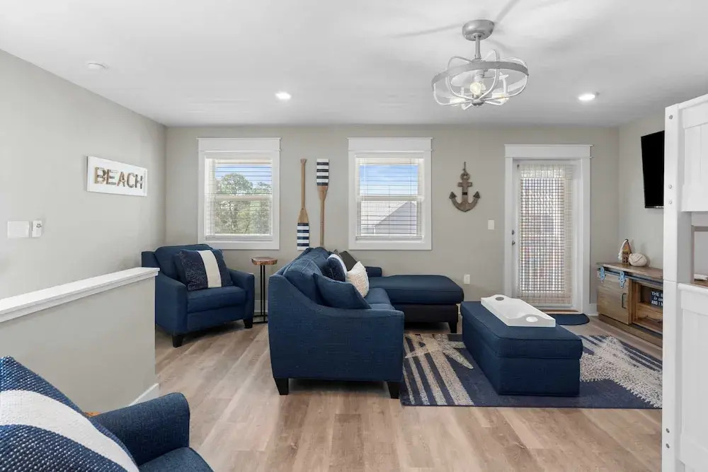 Mins to Beach Access + Pet-friendly + Golf Cart 30A White Sands by Avantstay