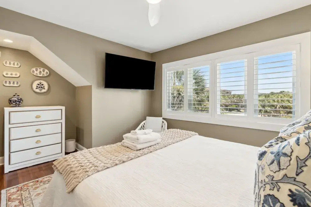 Charming Family Retreat w/ Ocean View Sandpiper Loop - 95076