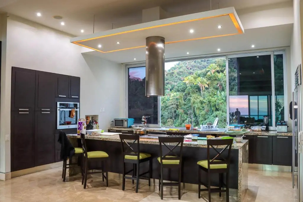 Spectacular 11,000 Sqft PenHouse fully staffed