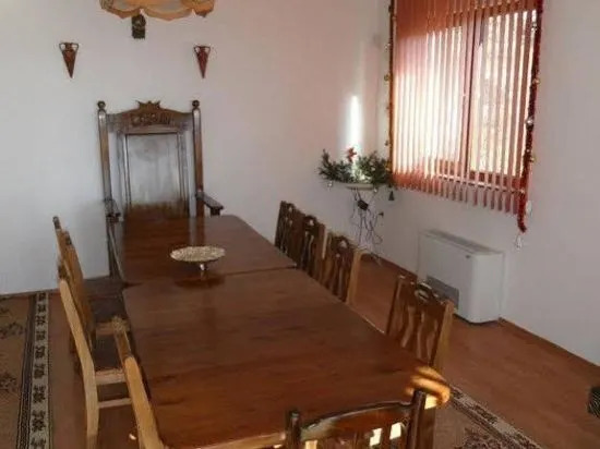 House Mirlevi