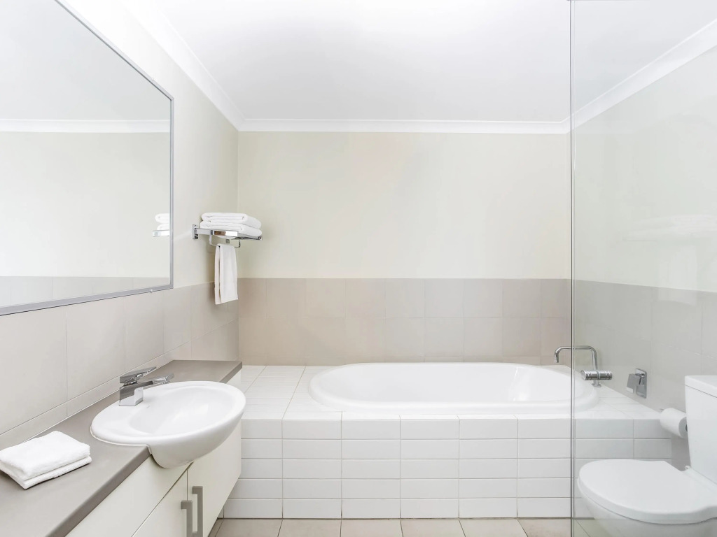 Mantra Geraldton