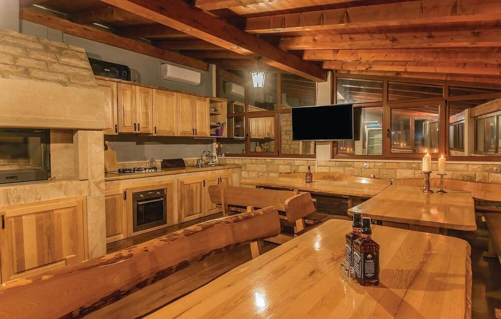 Nice Home in Kastel Novi With Sauna, Wifi and 8 Bedrooms
