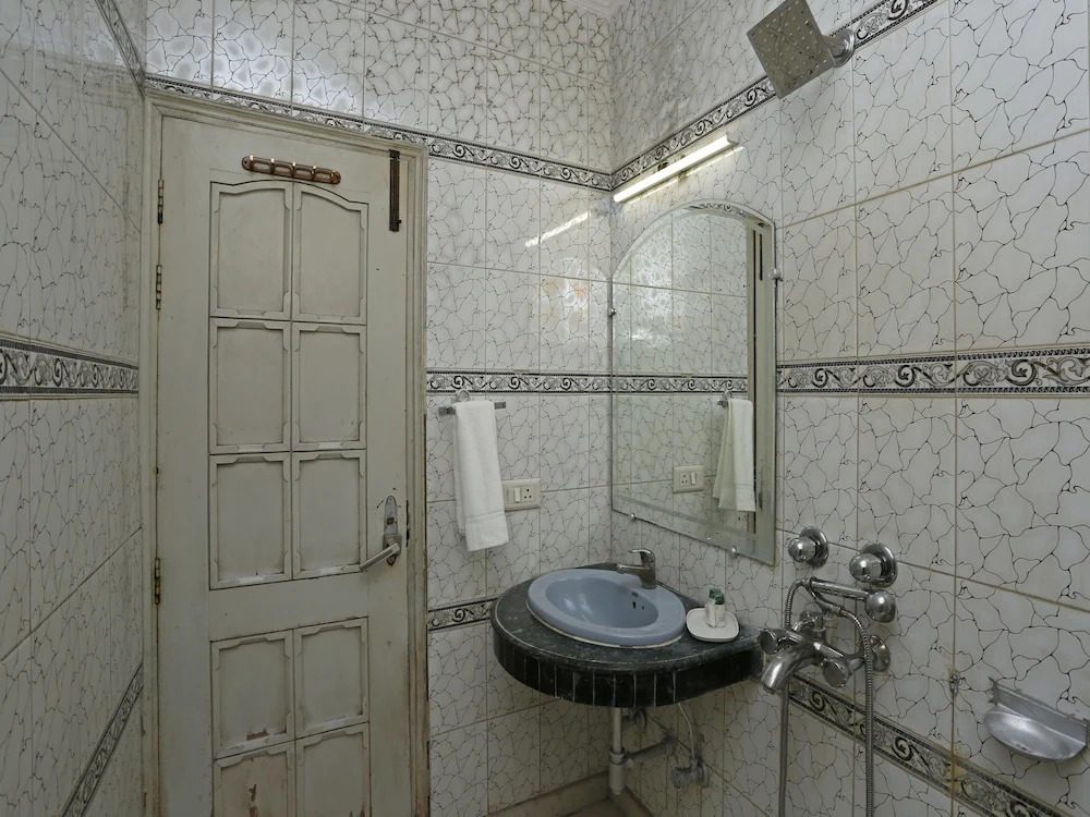 OYO 7135 Hotel Blue Sapphire