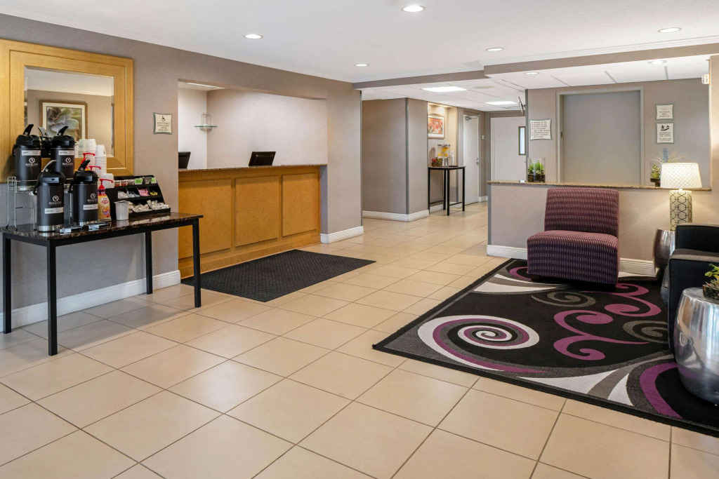 La Quinta by Wyndham Naples East