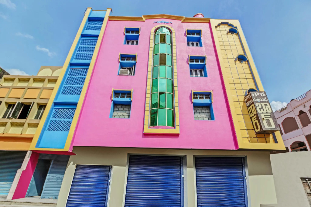 OYO 49125 Suraj Residency