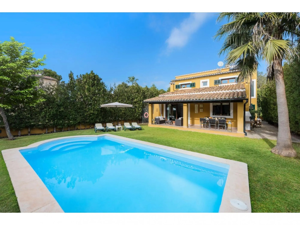 Beautiful Holiday Home In Alcudia With Pool