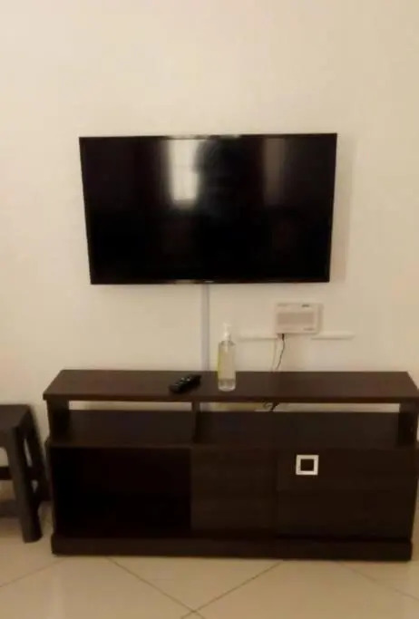 Lovely &Executive 1BD with free parking &WIFI