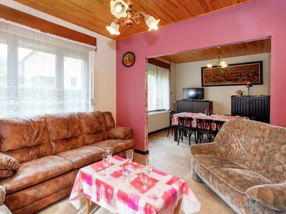 Quaint Holiday Home With Fenced Garden in Manhay