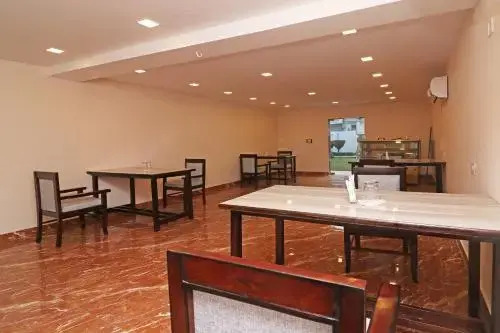 Hotel Rajshri by OYO Rooms