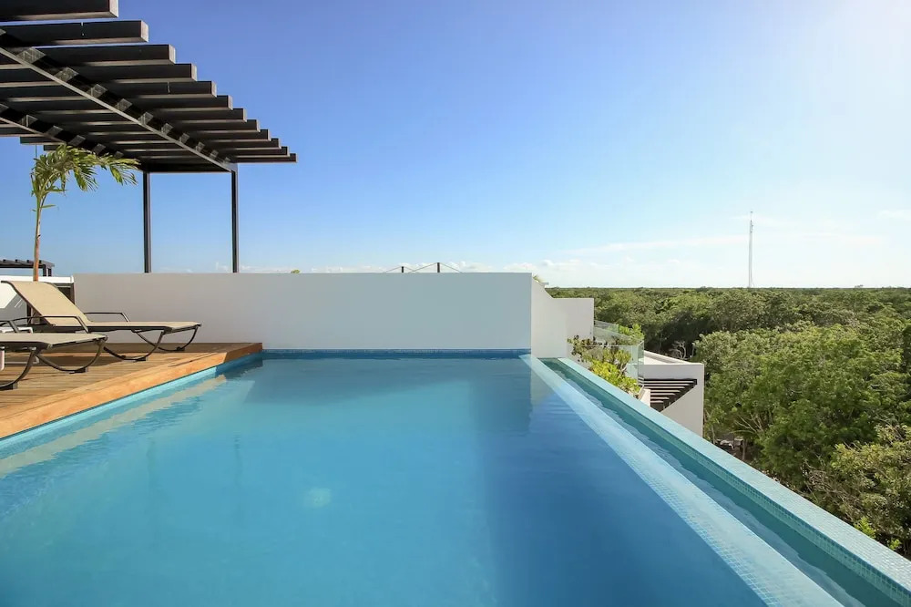 Laylie Tulum - Tropical 3 story condo with Rooftop
