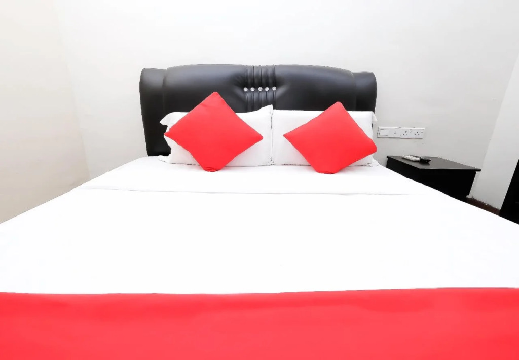 OYO 714 Arina Hotel