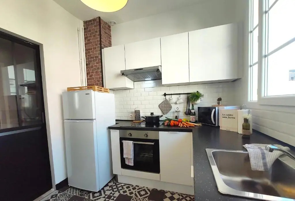 #LIndustrioChampetre Free Parking, Bien Situé, Spacieux, Proche Clinique