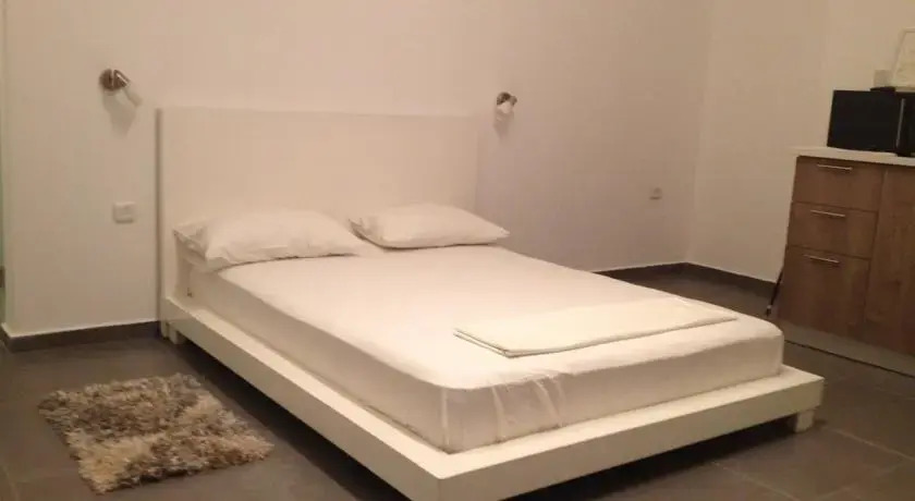 Guys Apartments