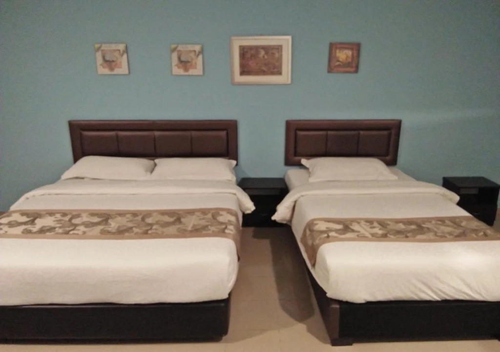 TIONG HUA HOTEL