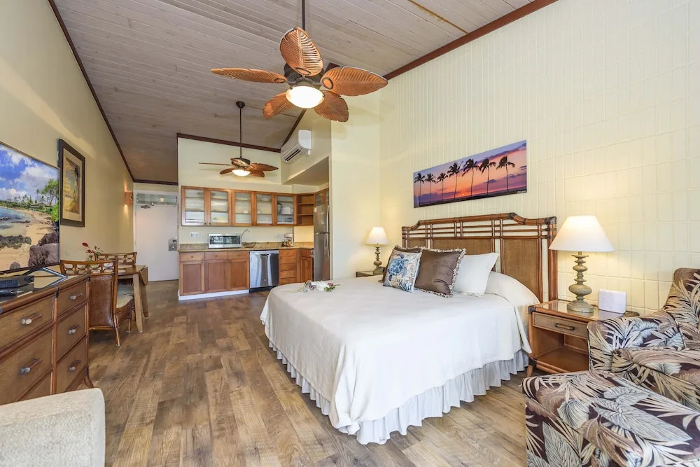 Napili Shores D229 Studio Bedroom Condo by RedAwning