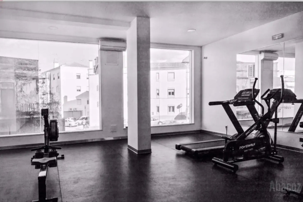 George's Quinta das Palmeiras, a 2 bedroom apartment in luxury complex, walking distance to town