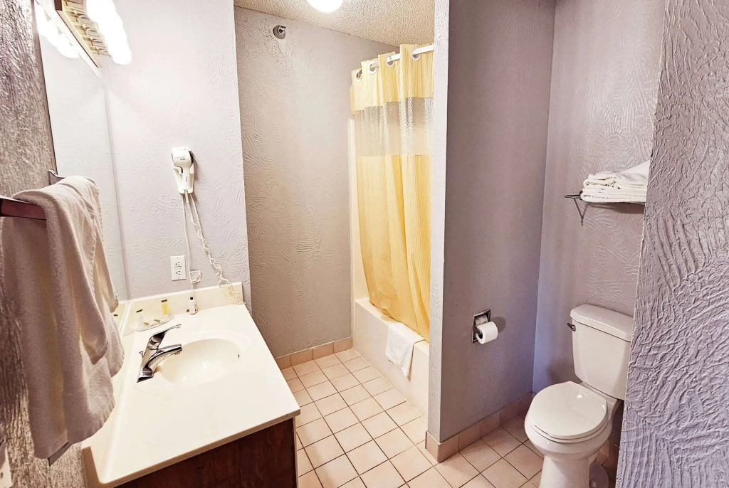 Days Inn by Wyndham Ozark Springfield