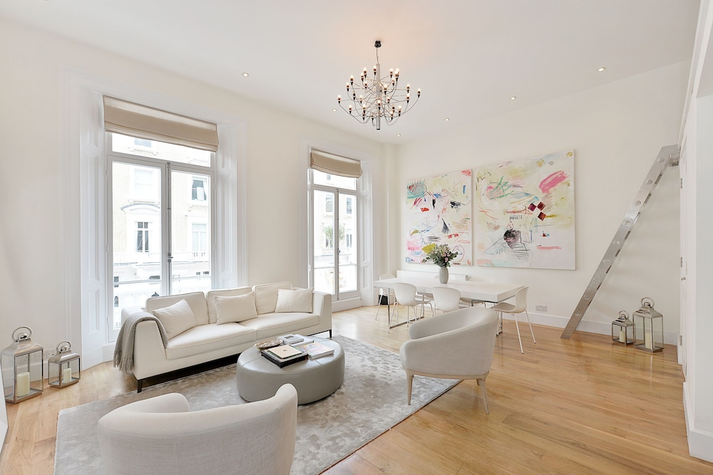 The Stunning Chelsea Gem - CCBE