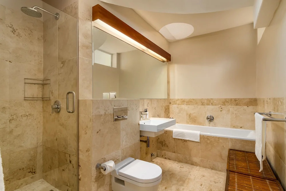 Balie Bay 1 - Adults Only