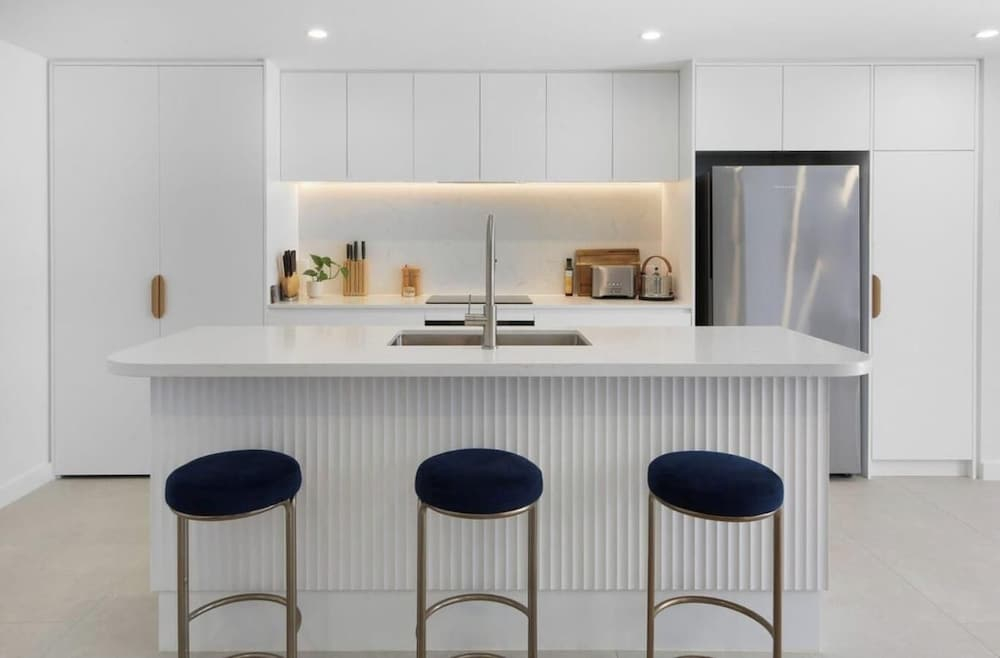Luxury 2BR Palm Beach Apartment