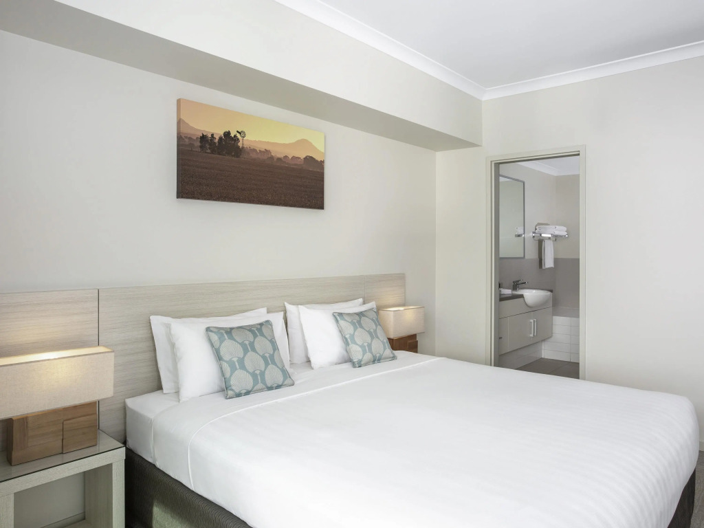 Mantra Geraldton