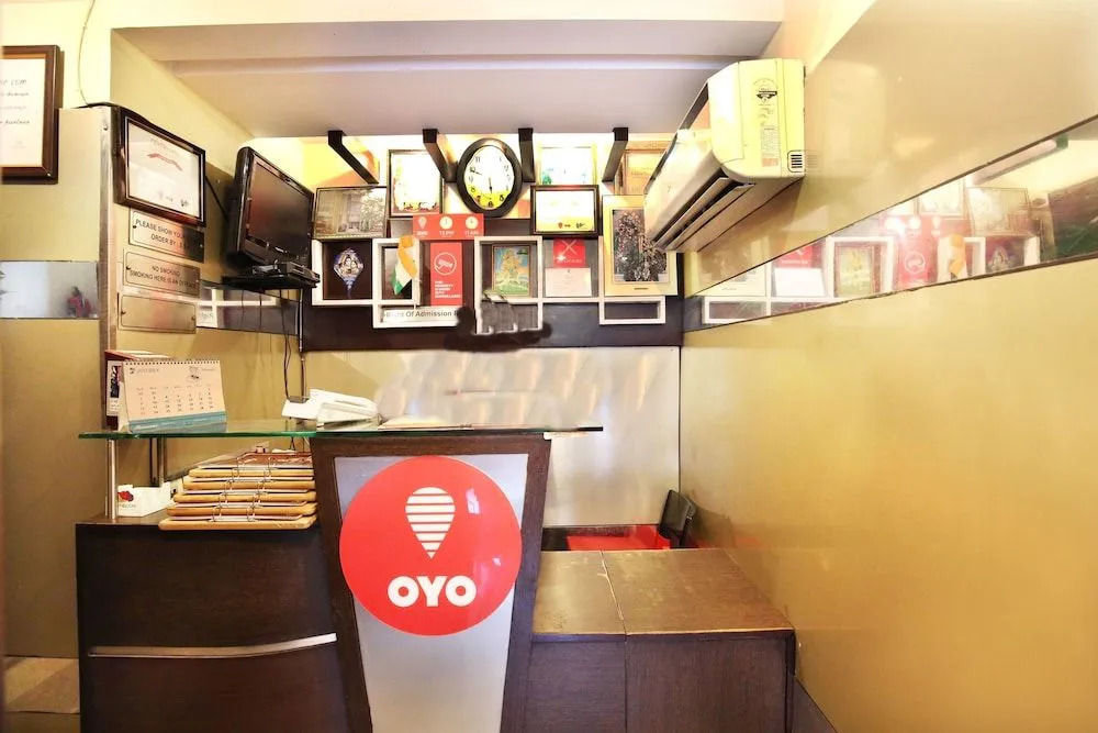 OYO 2120 Hotel Silver Haze