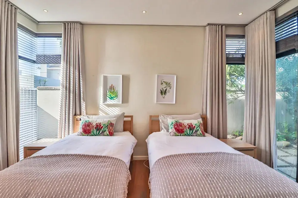 Bayhill Terrace 17 by CTHA