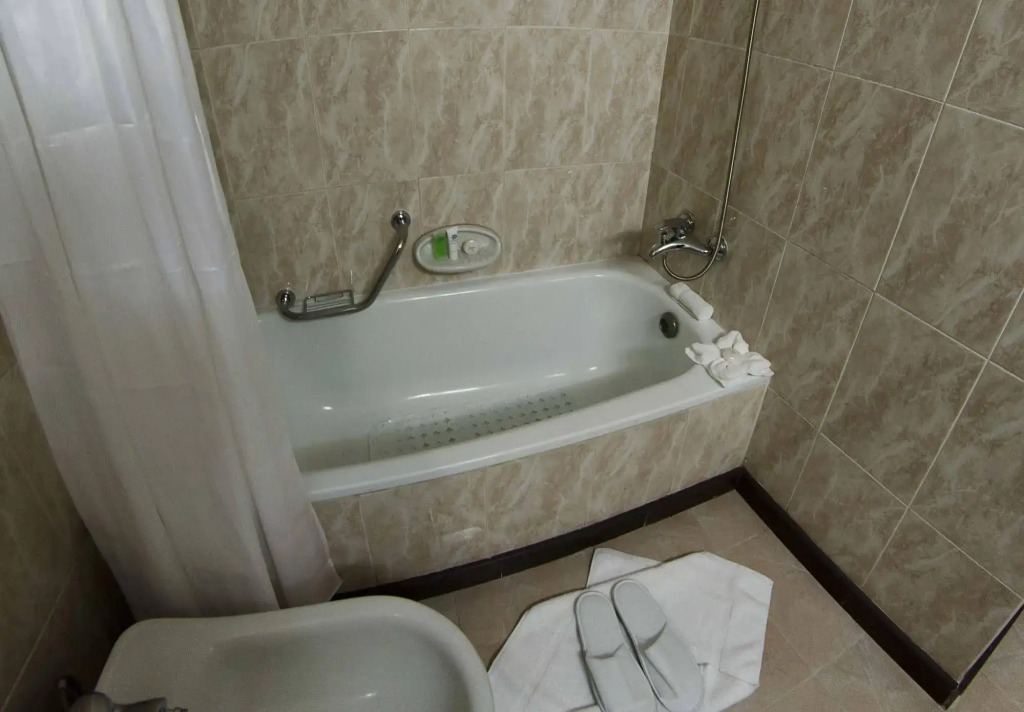 Meneur Hotel
