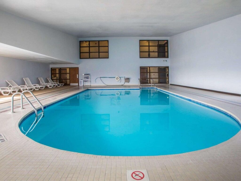 AmericInn by Wyndham Marshfield