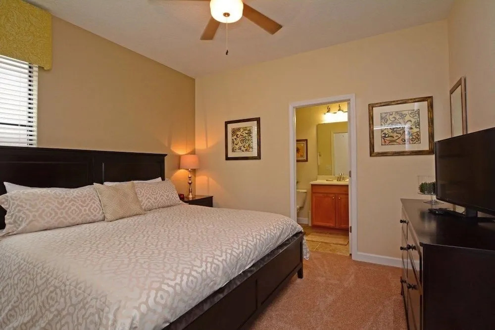 Beautiful Spacious Vacation Villa, Bbq Grill4902cg 6 Bedroom Home by Redawning