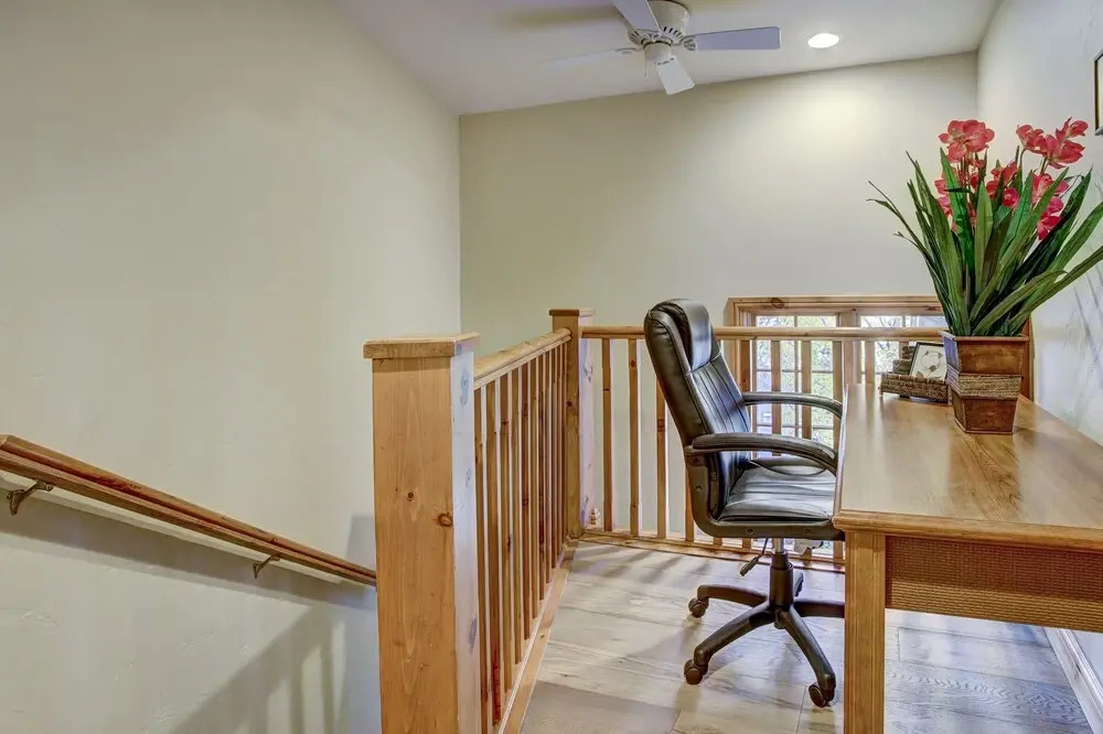 Cozy & Central Arrowhead Ge Townhome, 3br, Sleeps 6 3 Bedroom Townhouse by RedAwning