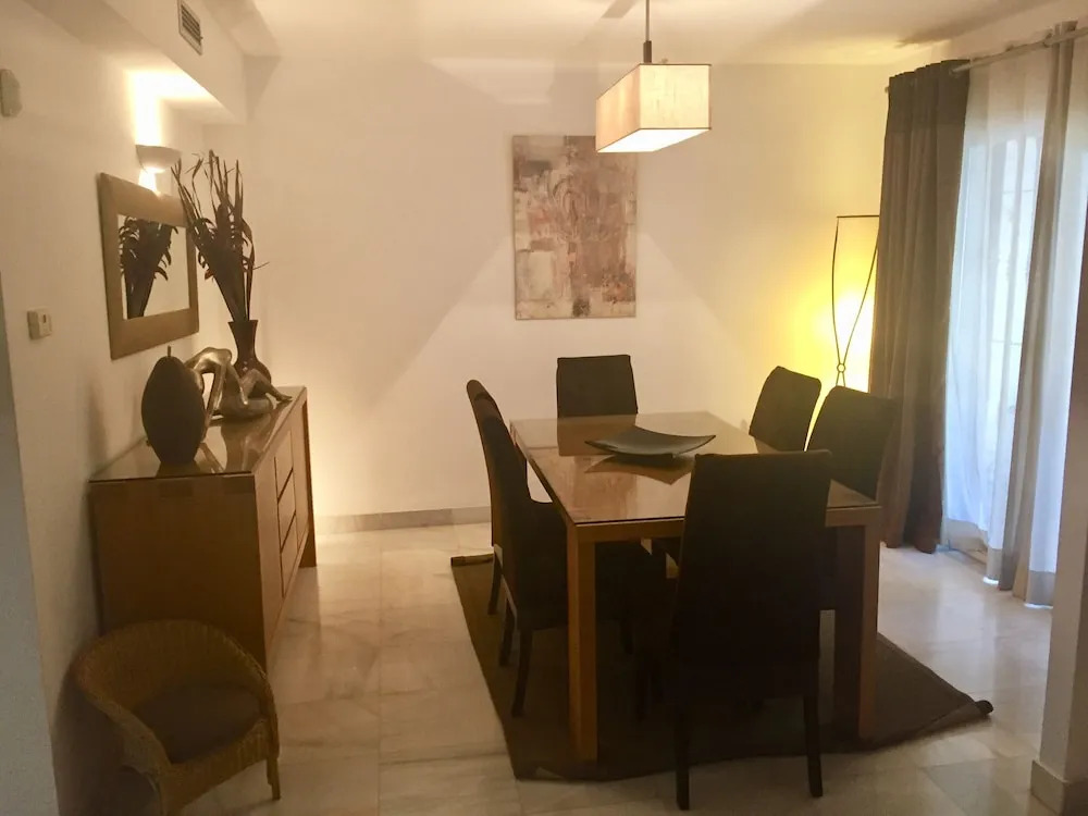 Lovely, Well Appointed Spanish Townhouse
