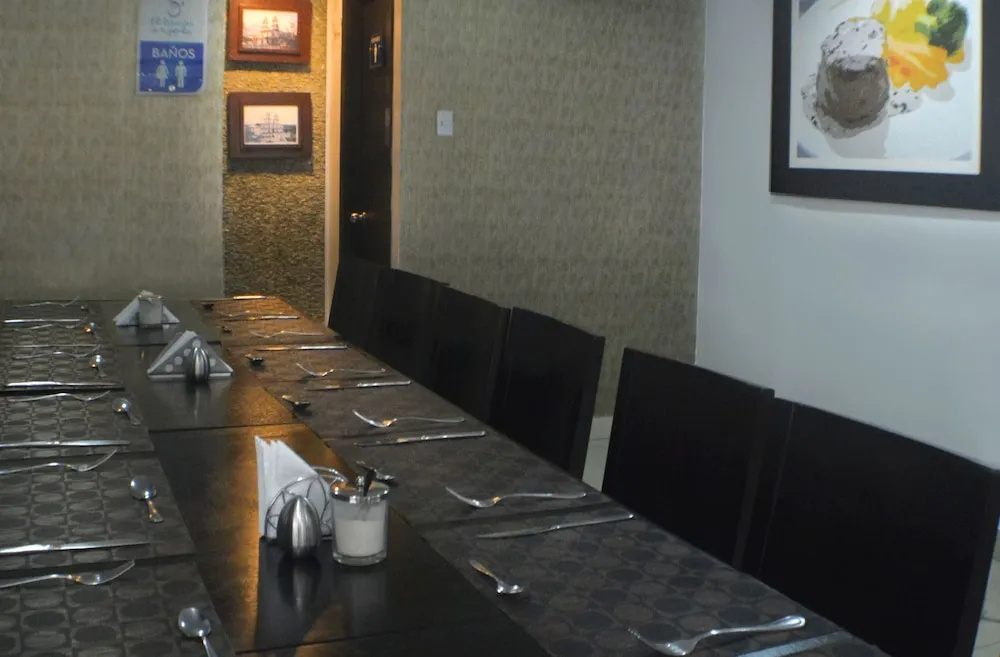 Hotel MC Suites - Confort cerca del Aeropuerto