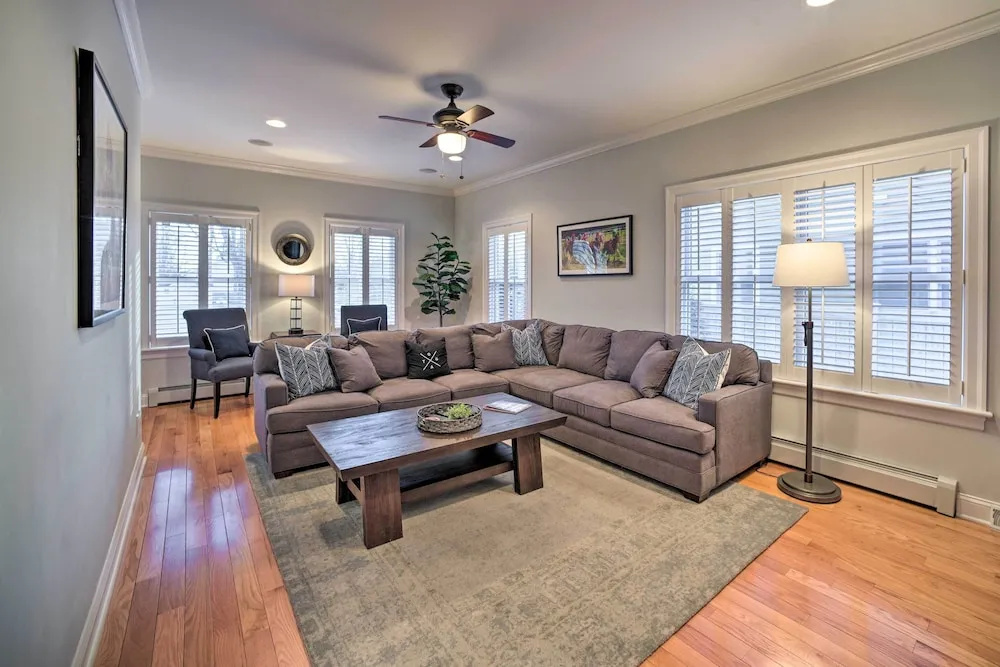 Walk to Belmont Stakes! Retreat w/ Game Room & Gym
