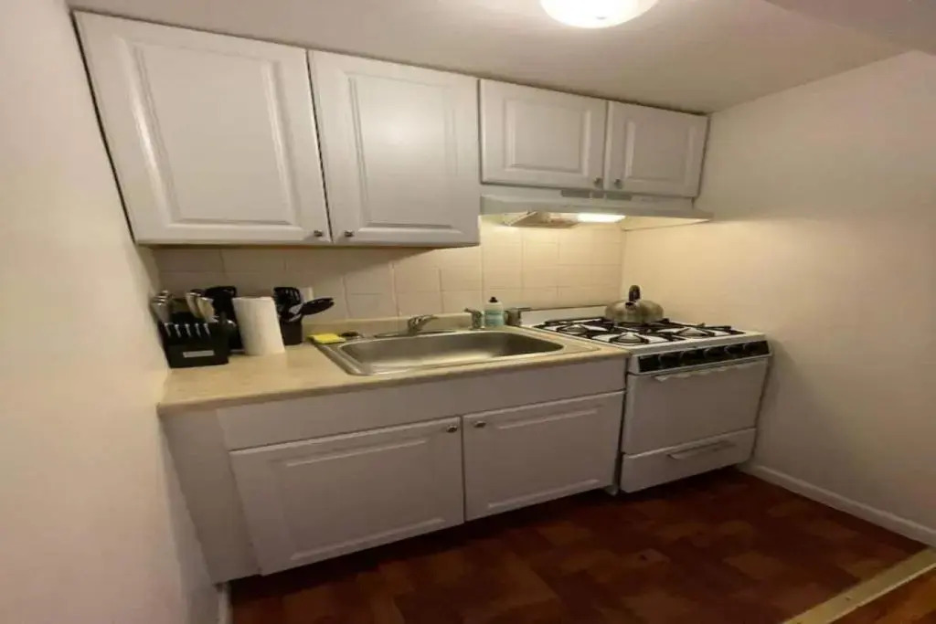 Hell's Kitchen 1 BR Apt. (8416)