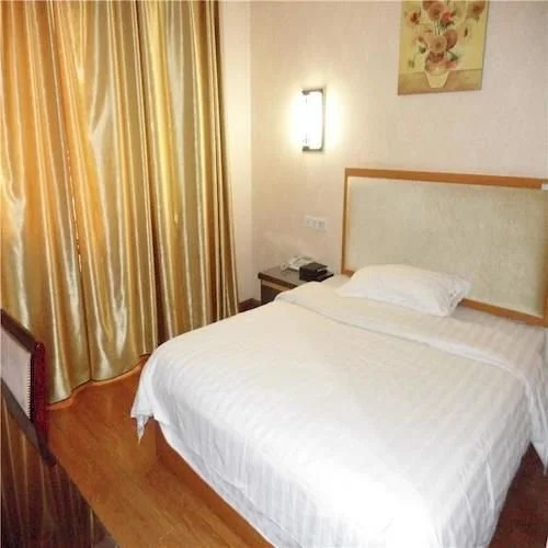 Junjia Bayisi Hotel