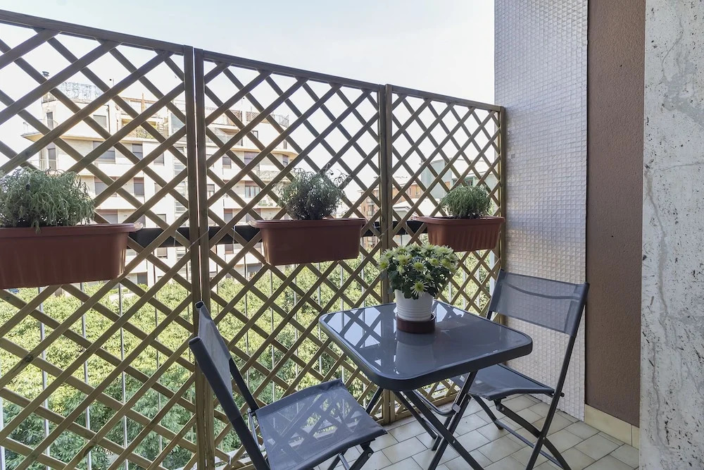JOIVY Trendy Flat W/Balcony