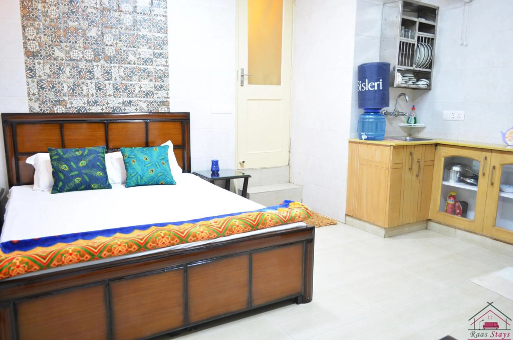 Furnished 1 Bedroom Independent Apartment 1 in Greater Kailash 1 Delhi