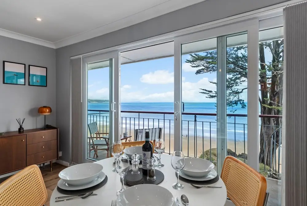 33 Beach Court - Direct Beach Access Sea Views