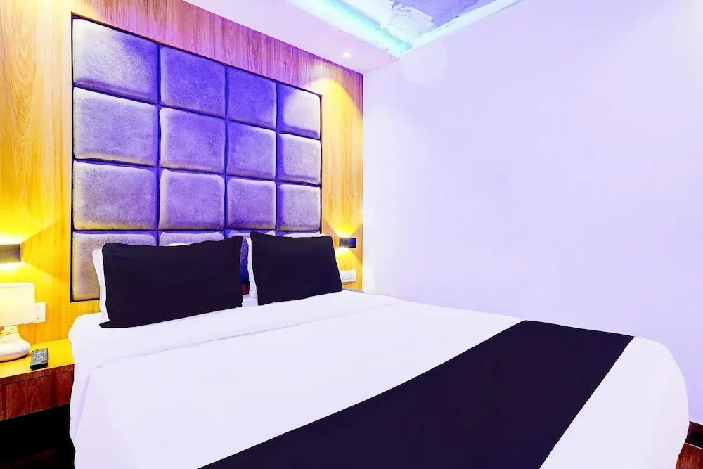 Pleasant Stays Near Powai Lake Mumbai