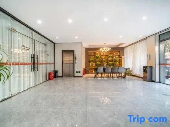 Huayi Select Hotel (Xihua Qinghua Road Branch)