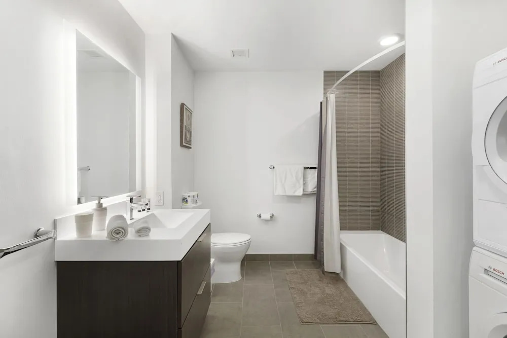 Home Away Luxury Apartments at Warren