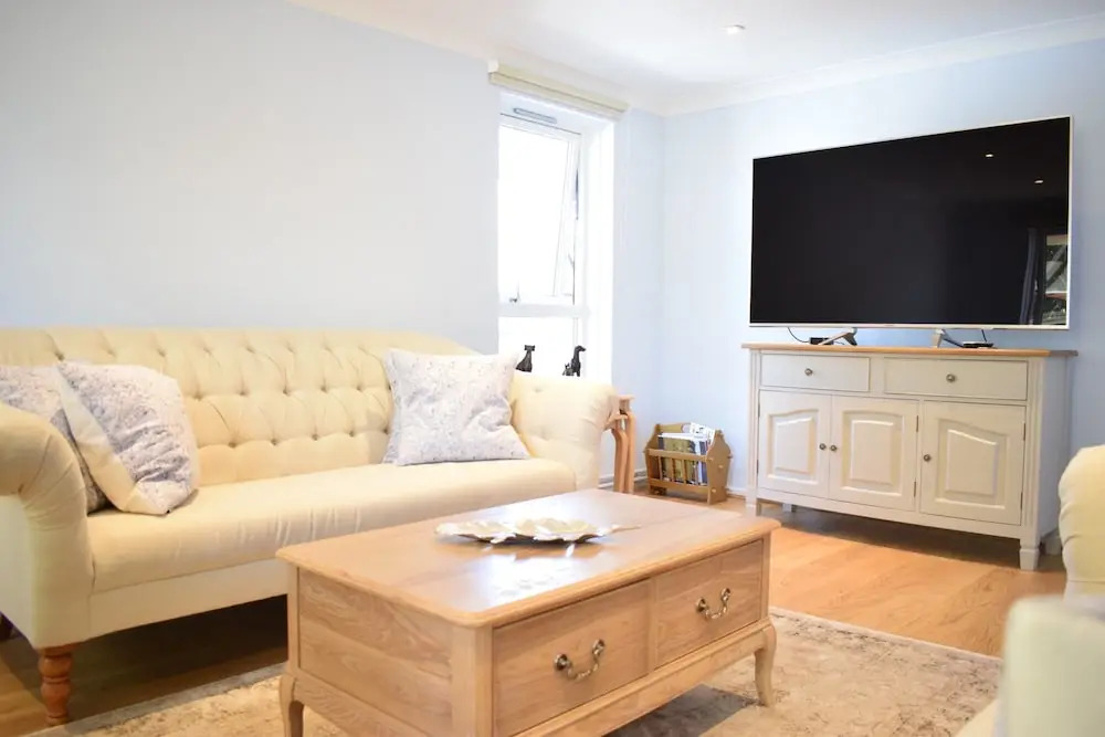 2 Bedroom Apartment In Chelsea