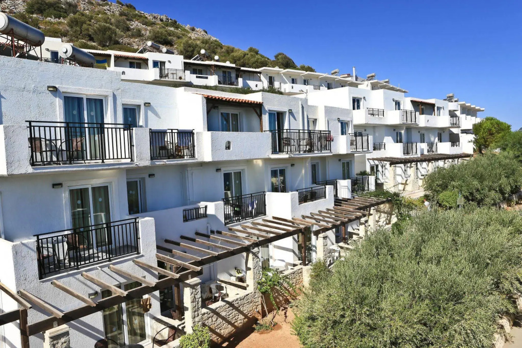 Semiramis Village Hotel