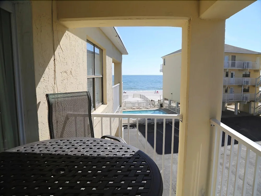 Harbor House B20 2 Bedrooms 2 Bathrooms Condo