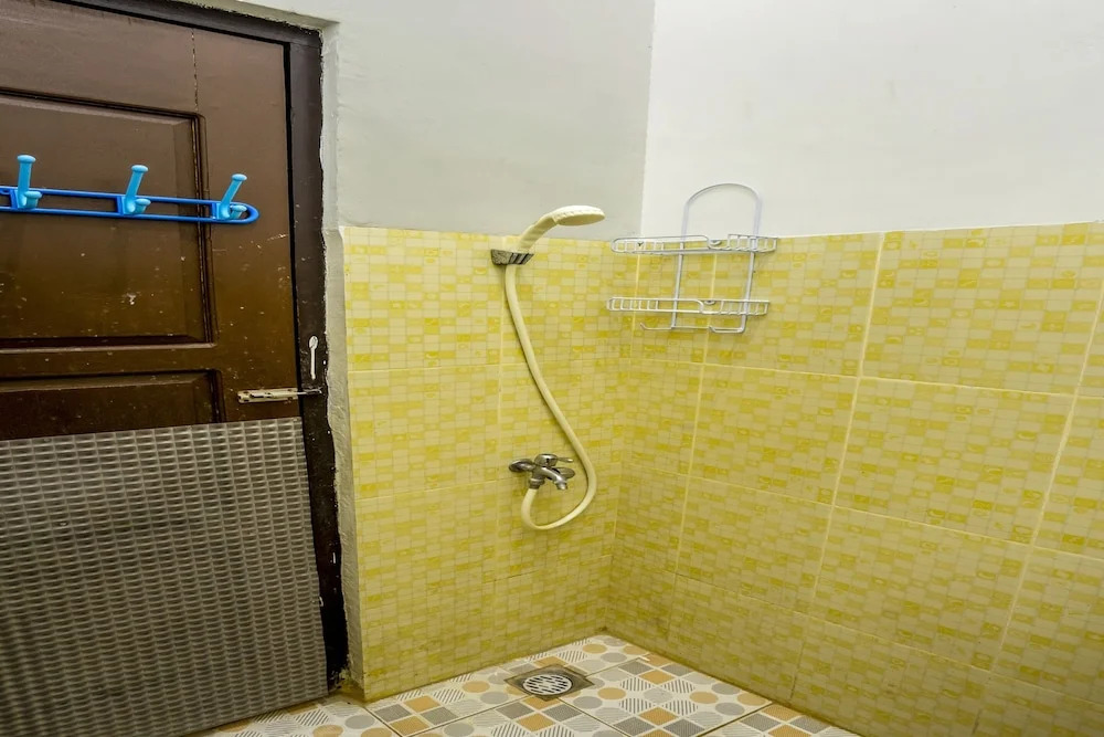 OYO 90595 Ferezsa Kost Syariah